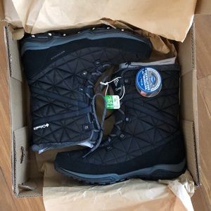 Columbia “Loveland Mid Omni-Heat” Waterproof Boots